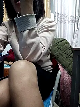 Snapshot of Haralushiaaa chatting on November 2025 12:57:02 AM Haralushiaaa online show from November 2025 12:57:02 AM