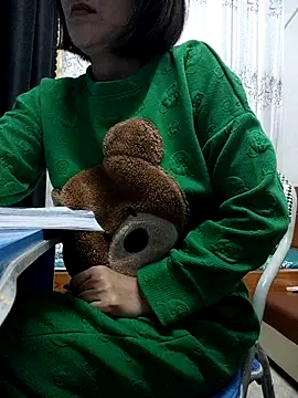 Snapshot of Haralushiaaa chatting on December 2025 02:05:02 AM Haralushiaaa online show from December 2025 02:05:02 AM