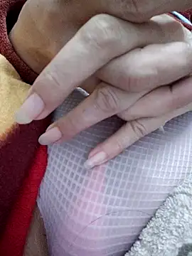 Snapshot of Haralushiaaa chatting on December 2025 07:53:02 PM Haralushiaaa online show from December 2025 07:53:02 PM