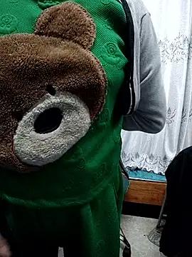 Snapshot of Haralushiaaa chatting on December 2025 04:33:01 PM Haralushiaaa online show from December 2025 04:33:01 PM