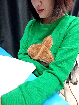 Snapshot of Haralushiaaa chatting on December 2025 06:29:02 AM Haralushiaaa online show from December 2025 06:29:02 AM