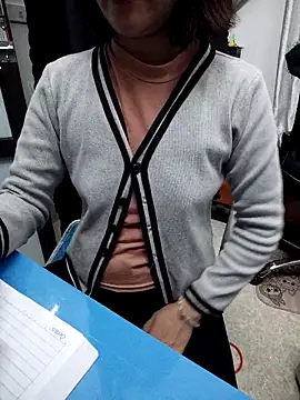 Snapshot of Haralushiaaa chatting on December 2025 02:12:02 PM Haralushiaaa online show from December 2025 02:12:02 PM