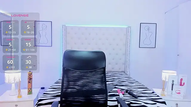 Coco Balenciaga  online show from February 2025 12:11:01 PM