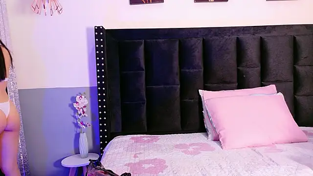 littleebluee online show from November 2025 07:27:01 PM