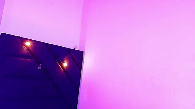 littleebluee online show from July 2026 07:50:01 PM