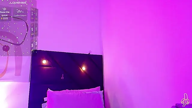 littleebluee online show from August 2026 12:21:01 PM