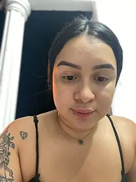 Pretty Isadora online show from January 2025 11:56:02 PM