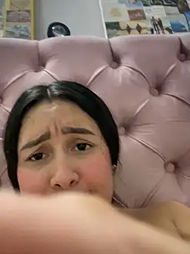 Pretty Isadora online show from February 2025 12:51:02 AM