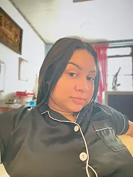 Pretty Isadora online show from February 2025 06:34:02 PM