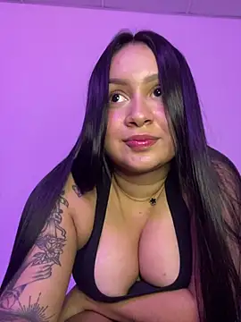 Pretty Isadora online show from March 2025 12:04:02 AM