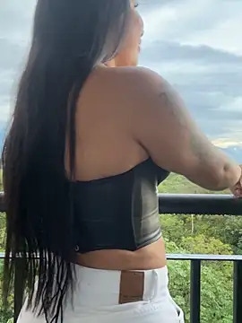 Pretty Isadora online show from December 2025 09:01:02 PM