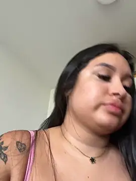 Pretty Isadora online show from December 2025 07:53:02 PM