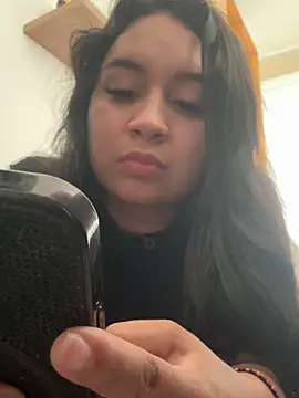 Snapshot of Pretty_Isadora chatting on April 2026 09:05:01 PM Pretty Isadora online show from April 2026 09:05:01 PM