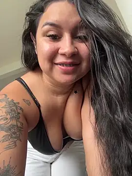 Snapshot of Pretty_Isadora chatting on April 2026 09:28:02 PM Pretty Isadora online show from April 2026 09:28:02 PM