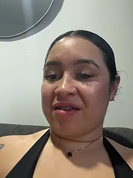 Snapshot of Pretty_Isadora chatting on May 2026 10:50:02 PM Pretty Isadora online show from May 2026 10:50:02 PM