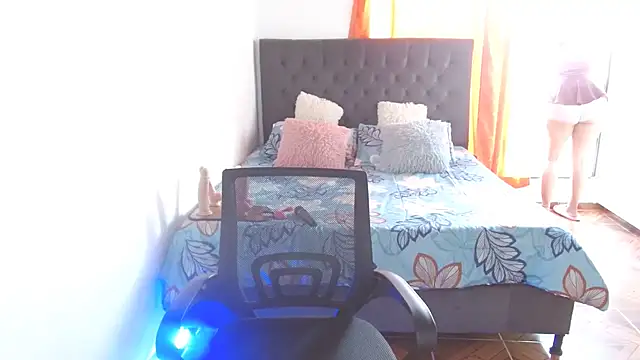 Kerly Lopez online show from May 2026 05:42:01 PM