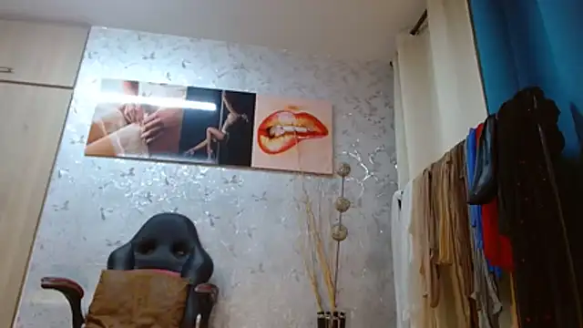 Samantabrown  online show from February 2026 11:16:01 AM