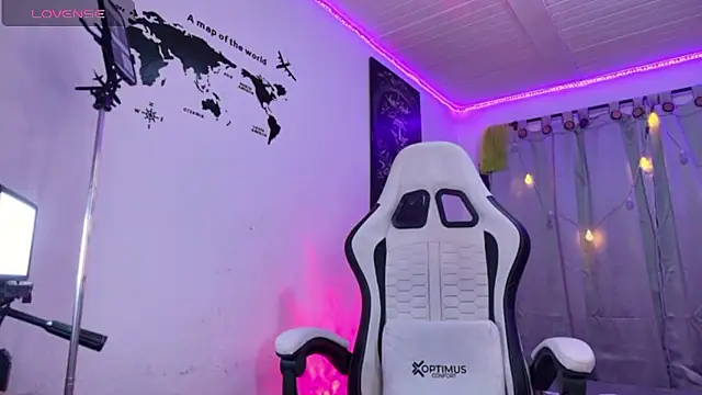 Snapshot of alejo_cute chatting on January 2026 09:51:02 PM alejo cute online show from January 2026 09:51:02 PM