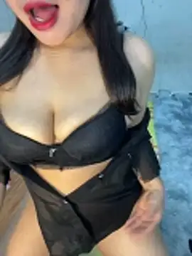 --Lyly-- online show from December 2025 03:13:02 AM