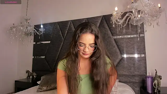 IsabellaGrey19 online show from September 2025 07:05:01 PM