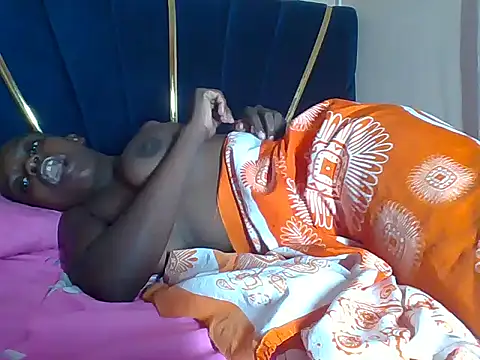 awino001 online show from October 2025 06:18:02 PM