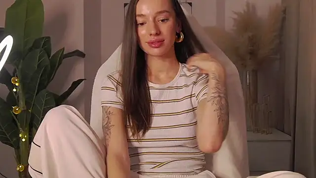 Snapshot of 1Mercedes chatting on December 2024 03:21:02 PM 1Mercedes online show from December 2024 03:21:02 PM