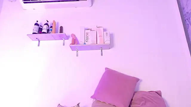 Snapshot of Kim_Baker1 chatting on October 2025 08:55:02 PM Kim Baker1 online show from October 2025 08:55:02 PM