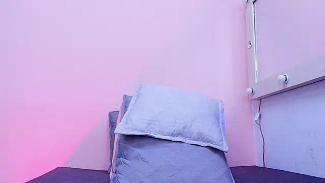 kendal rossi online show from September 2025 12:04:02 PM