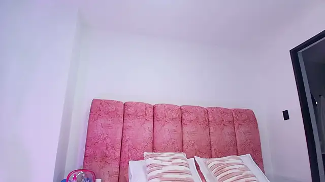 kendal rossi online show from November 2025 12:06:01 PM