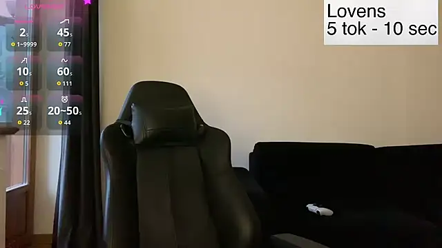 Snapshot of Sexy_Sweets chatting on April 2026 04:04:01 PM Sexy Sweets online show from April 2026 04:04:01 PM