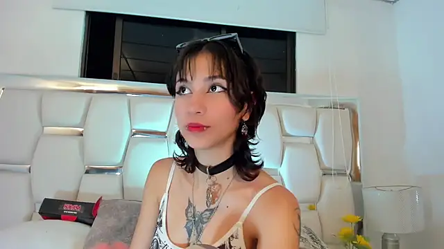 Snapshot of Naomi-Haruno chatting on February 2025 08:18:02 AM Naomi-Haruno online show from February 2025 08:18:02 AM