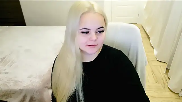 Snapshot of lovely-eyes chatting on December 2024 10:06:01 PM lovely-eyes online show from December 2024 10:06:01 PM
