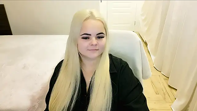Snapshot of lovely-eyes chatting on December 2024 01:32:01 AM lovely-eyes online show from December 2024 01:32:01 AM