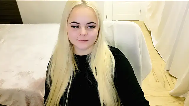 Snapshot of lovely-eyes chatting on December 2024 05:38:02 AM lovely-eyes online show from December 2024 05:38:02 AM