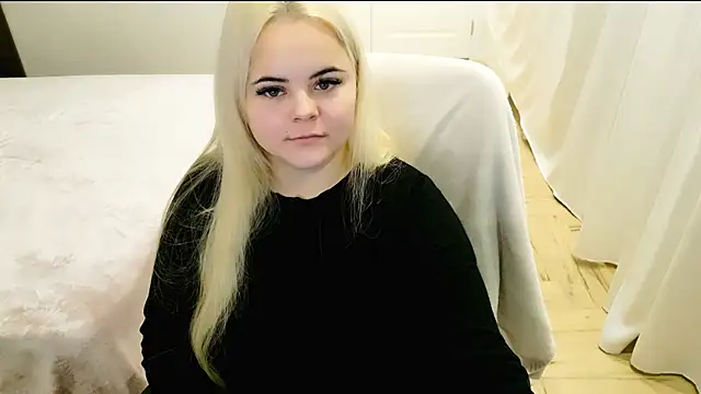Snapshot of lovely-eyes chatting on December 2024 12:20:01 AM lovely-eyes online show from December 2024 12:20:01 AM