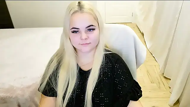 Snapshot of lovely-eyes chatting on December 2024 09:54:02 PM lovely-eyes online show from December 2024 09:54:02 PM