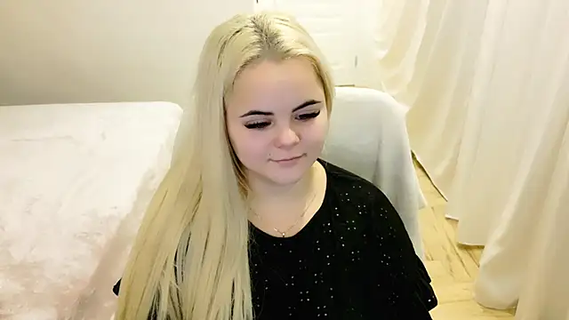 Snapshot of lovely-eyes chatting on December 2024 04:15:02 AM lovely-eyes online show from December 2024 04:15:02 AM