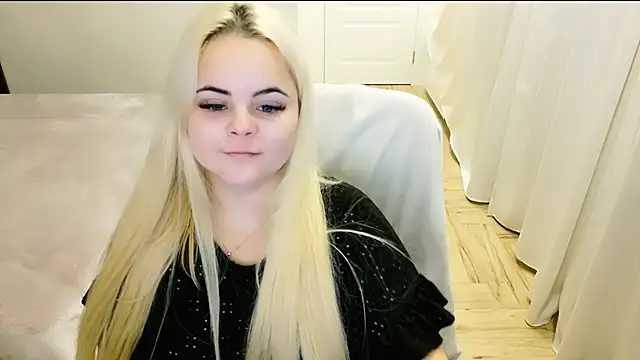 Snapshot of lovely-eyes chatting on January 2025 03:23:02 AM lovely-eyes online show from January 2025 03:23:02 AM