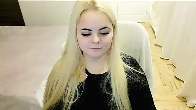 Snapshot of lovely-eyes chatting on January 2025 08:43:02 PM lovely-eyes online show from January 2025 08:43:02 PM