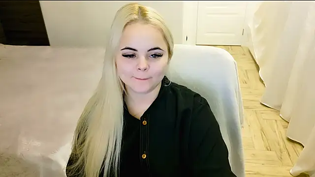 Snapshot of lovely-eyes chatting on January 2025 04:41:02 AM lovely-eyes online show from January 2025 04:41:02 AM