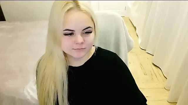 Snapshot of lovely-eyes chatting on January 2025 09:25:01 PM lovely-eyes online show from January 2025 09:25:01 PM