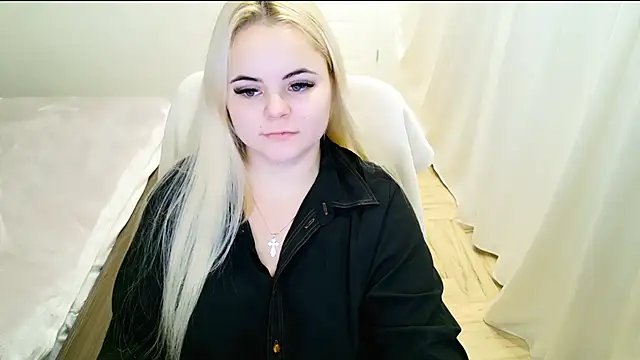 Snapshot of lovely-eyes chatting on February 2025 04:23:01 AM lovely-eyes online show from February 2025 04:23:01 AM