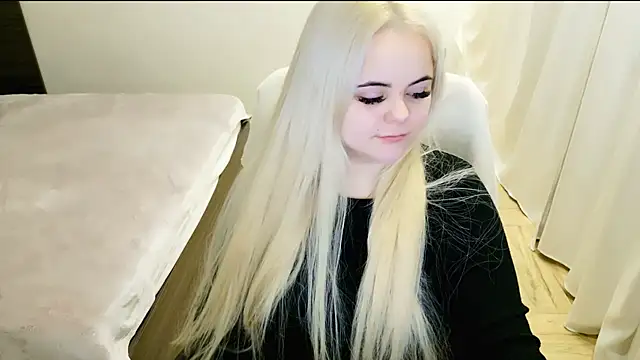 Snapshot of lovely-eyes chatting on February 2025 10:20:02 PM lovely-eyes online show from February 2025 10:20:02 PM