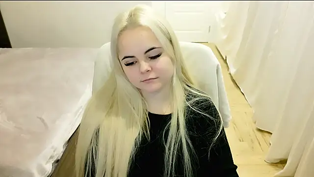 Snapshot of lovely-eyes chatting on February 2025 09:13:02 PM lovely-eyes online show from February 2025 09:13:02 PM