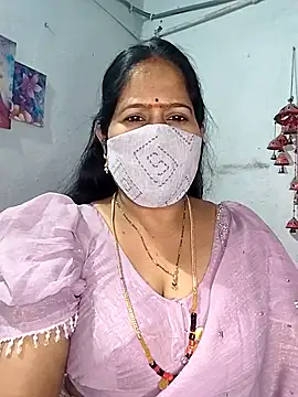 Snapshot of Rani_Darling_99 chatting on October 2025 03:34:02 PM Rani Darling 99 online show from October 2025 03:34:02 PM