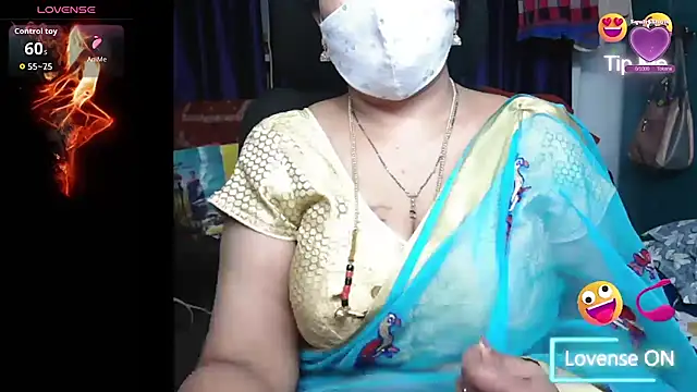 Snapshot of Rani_Darling_99 chatting on November 2025 06:43:01 PM Rani Darling 99 online show from November 2025 06:43:01 PM