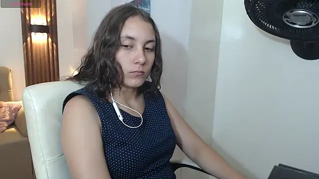 xlunna online show from October 2025 03:54:01 PM