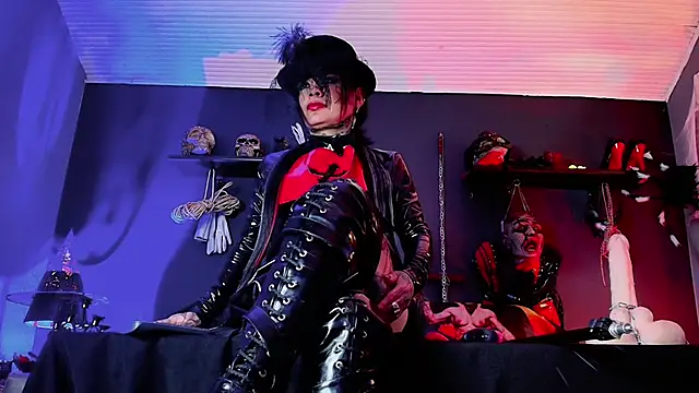 Snapshot of MorganaCrowley chatting on October 2025 07:27:02 PM MorganaCrowley online show from October 2025 07:27:02 PM