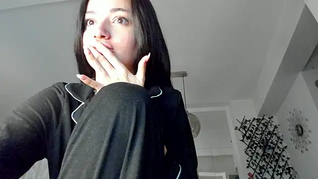 Snapshot of IreneVON chatting on January 2025 05:50:02 AM IreneVON online show from January 2025 05:50:02 AM
