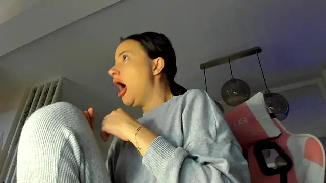 IreneVON online show from October 2025 03:51:02 AM